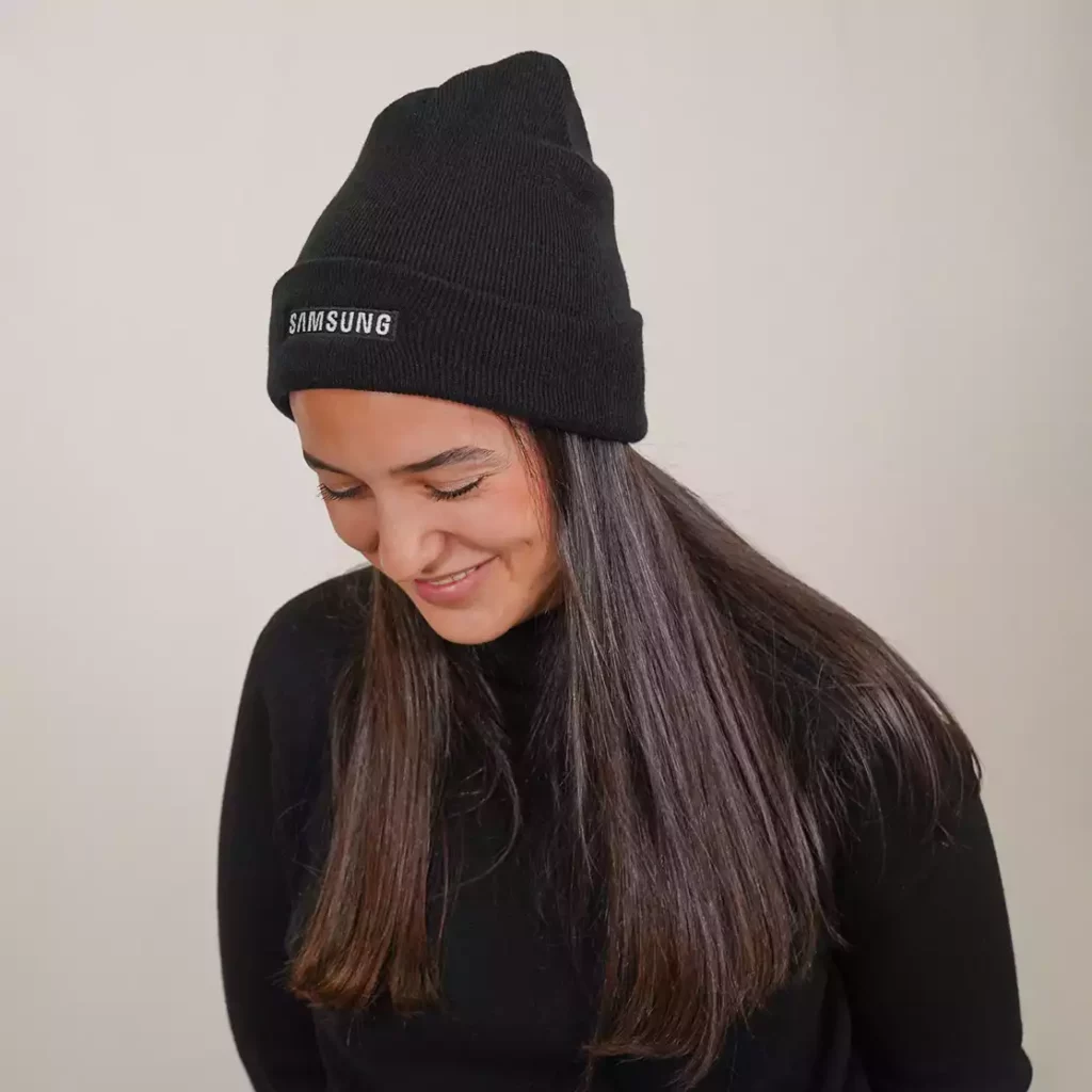 Bonnet brodé pour ses collaborateurs