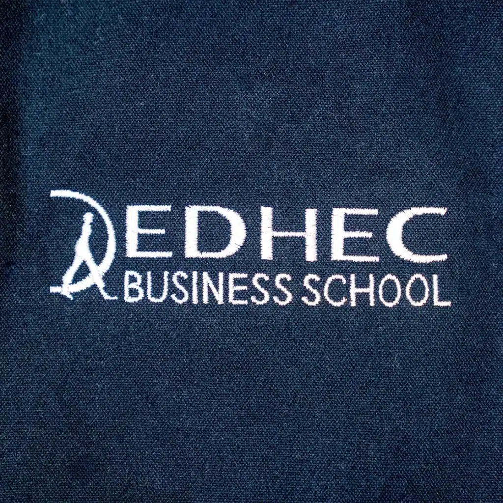 Broderie sur duffle bag personnalisé