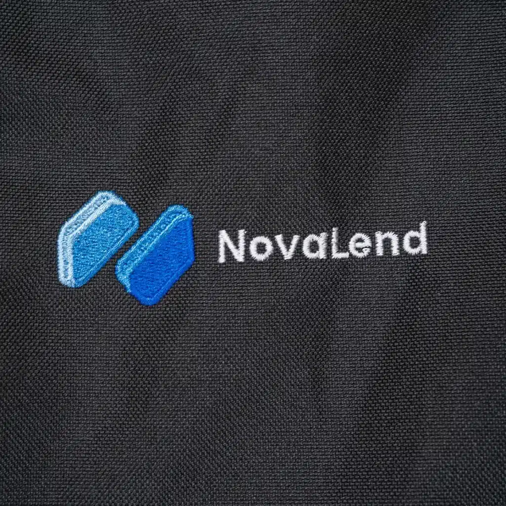 Broderie personnalisée sur sac à dos